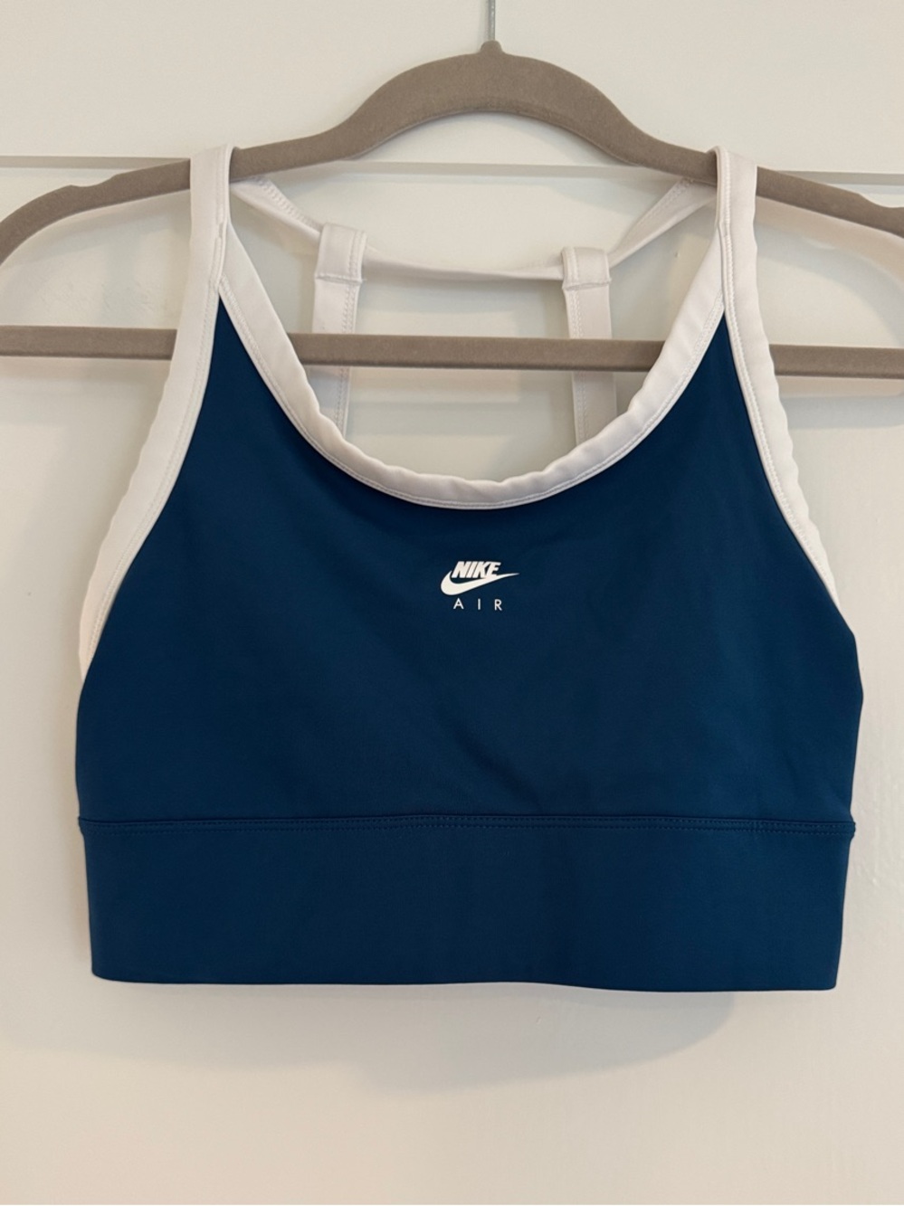 Nike Air Swoosh Top | Size Medium - Picture 3 of 7